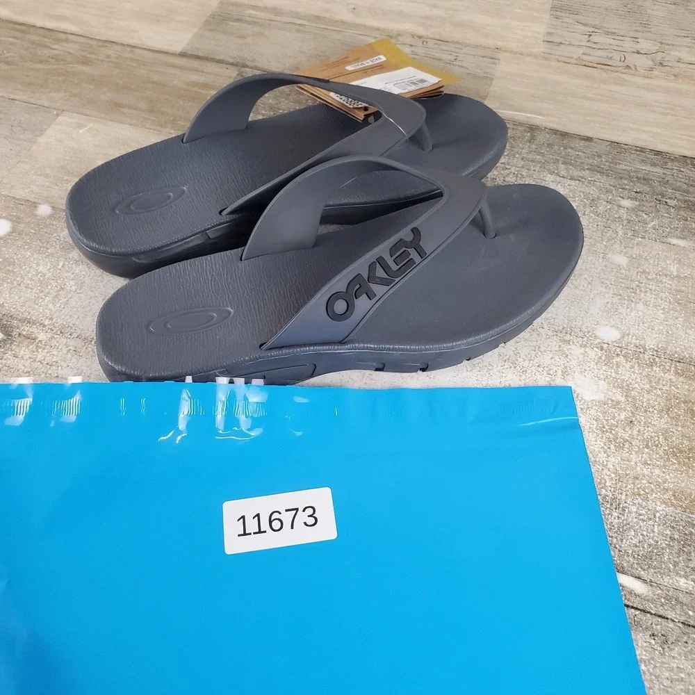 Oakley B1B Mens Flip-Flop Sandals Sz‎ 8 Uniform Gray Slip On Open & Round Toe